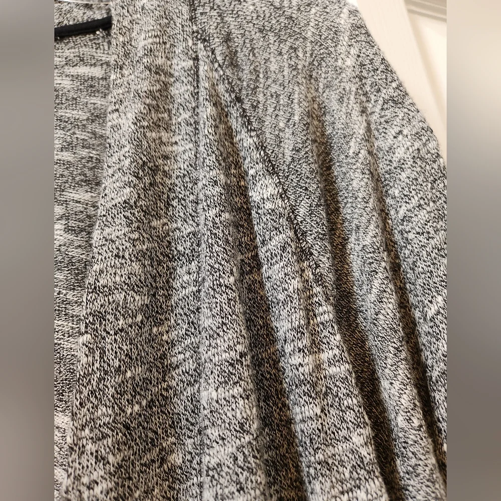 💥SALE💥Sonoma Lifestyle, XL, Womens Hi Low Cardigan, Black, White, Gray - Picture 4 of 5